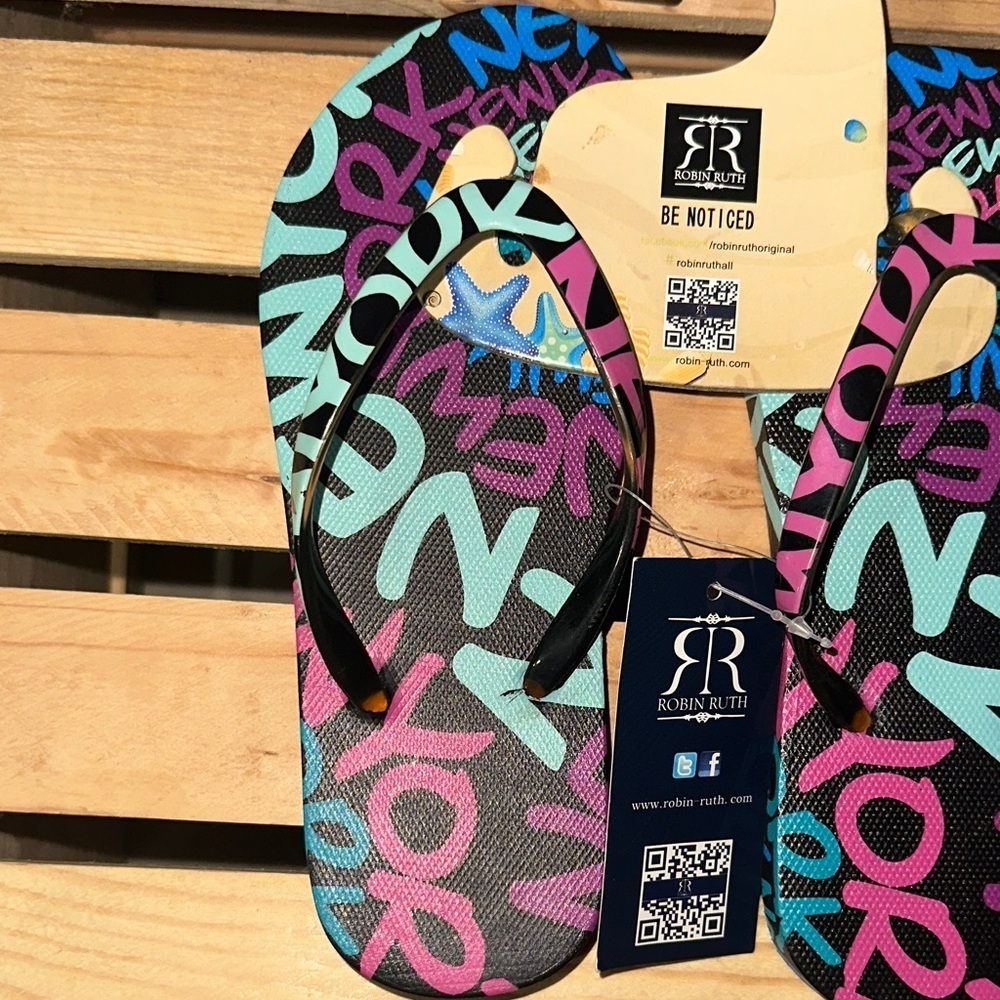Robin Ruth Kids Flip Flops - Black, Pink, and Blue Sz. 31-32 - Picture 3 of 4